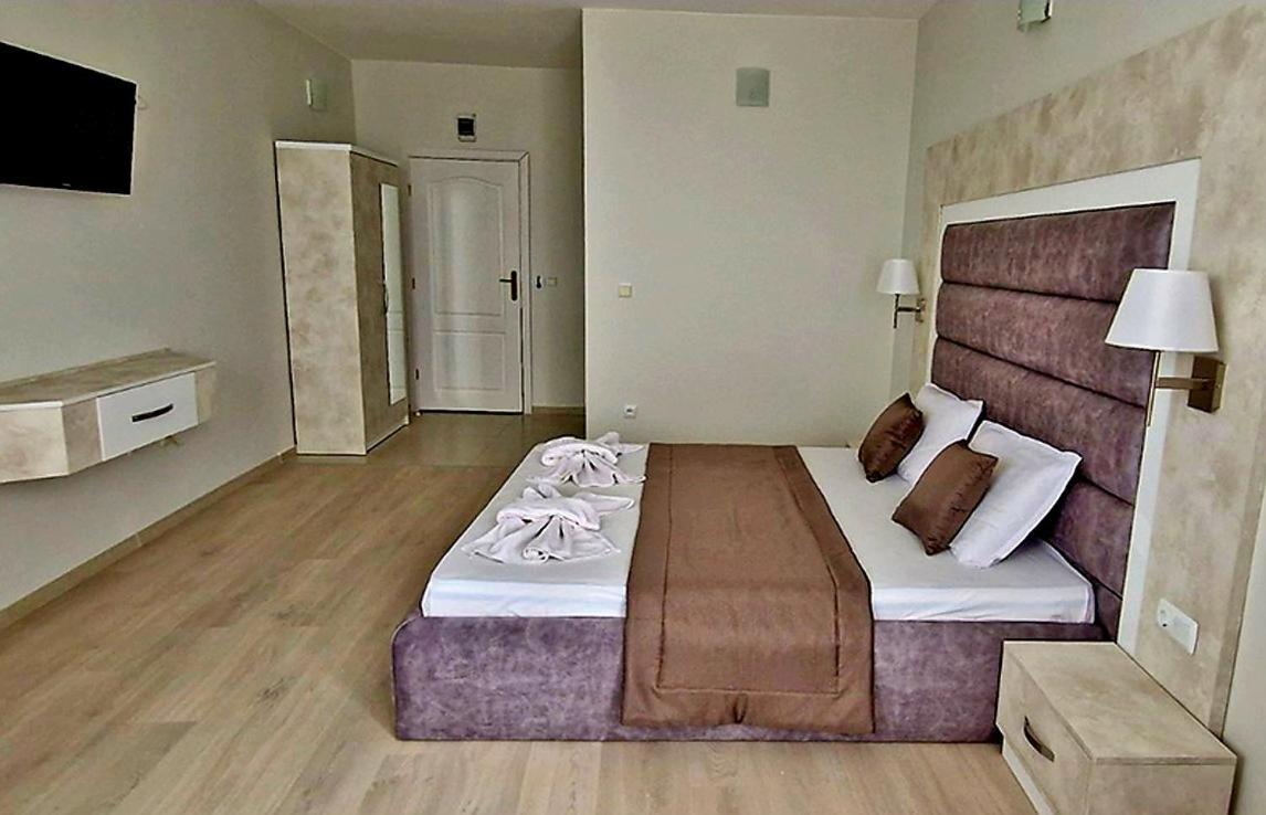 Амон Ра Hotel Primorsko Buitenkant foto