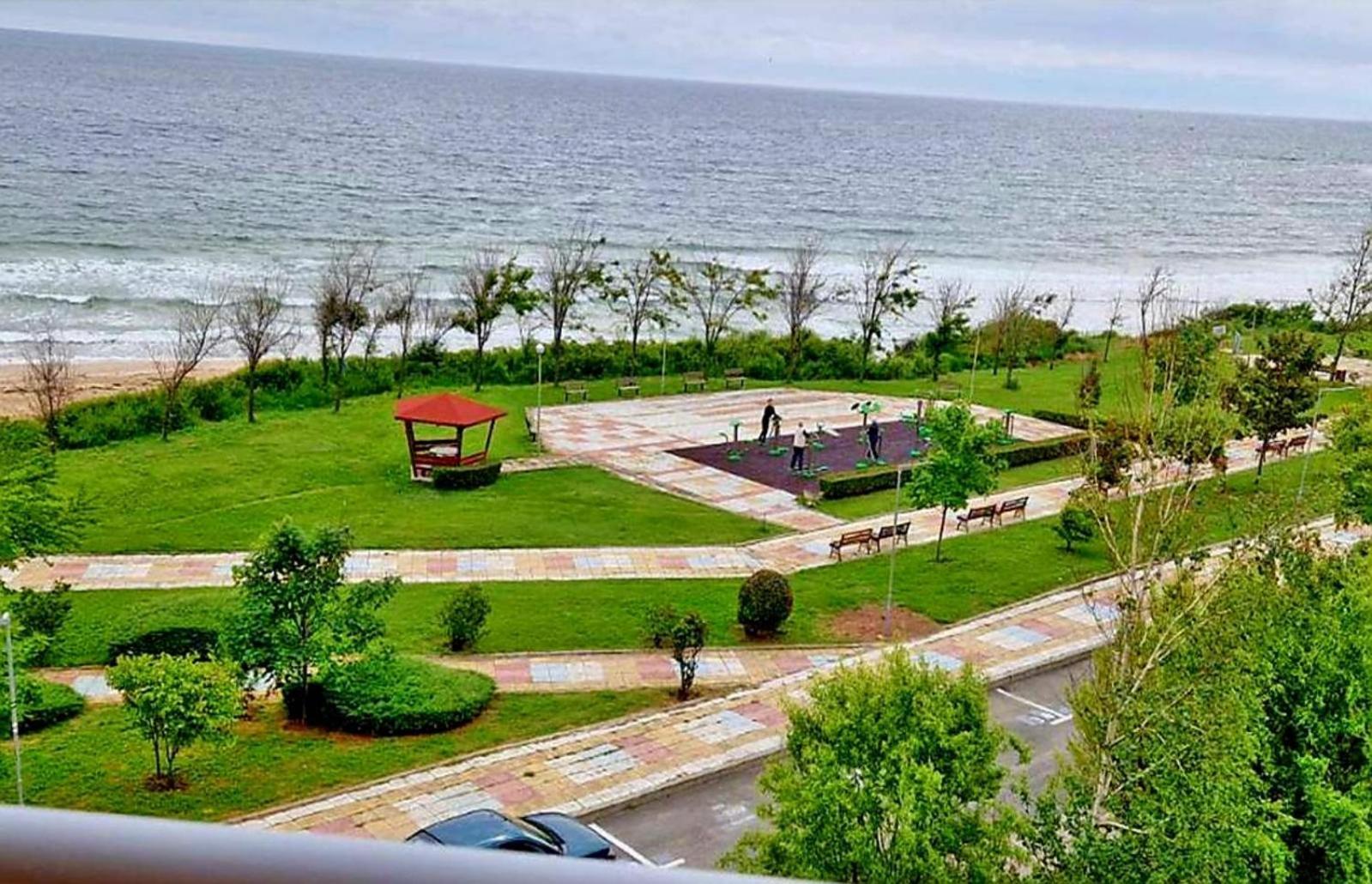 Амон Ра Hotel Primorsko Buitenkant foto